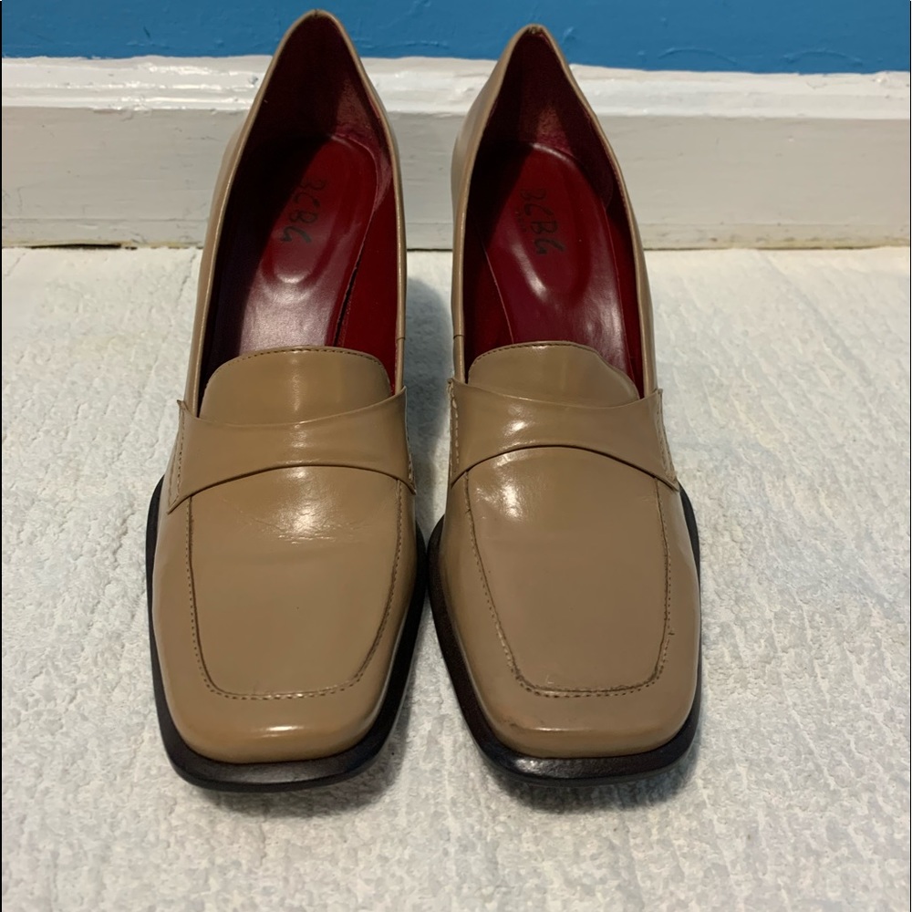 BCBG shoes. Comes with box.
